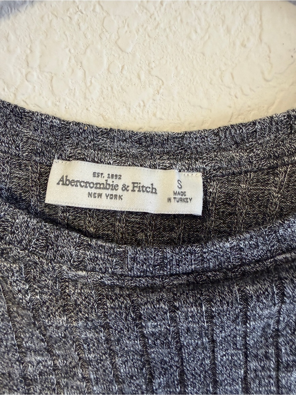 Abercrombie & Fitch Heather Charcoal Ribbed Knit Top - Picture 2 of 3